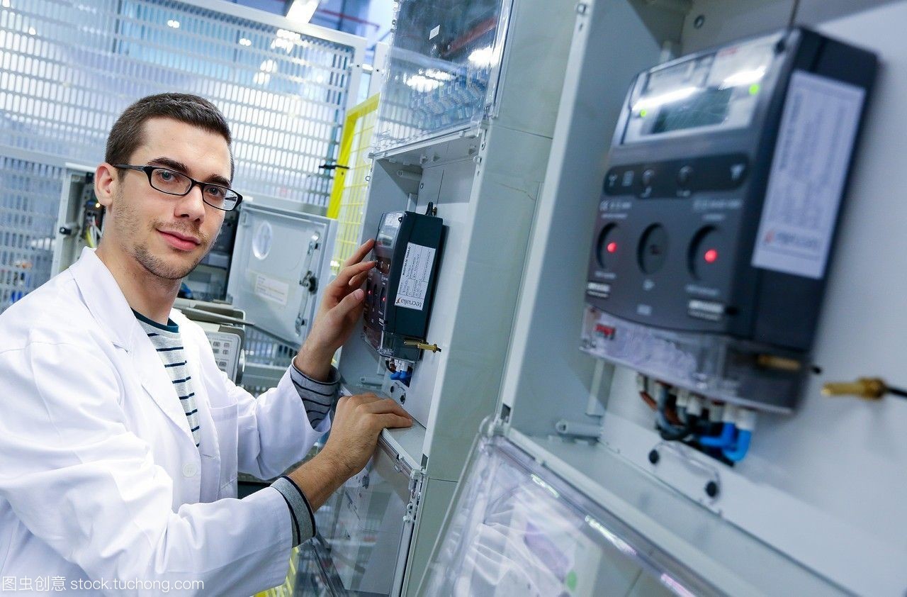 研究員。電器柜性能計數(shù)器。低壓微網(wǎng)絡(luò)。用于智能電網(wǎng)和智能電表的測試和證書服務(wù)。電力電子設(shè)備認(rèn)證。技術(shù)服務(wù)行業(yè)。tecnaliaresearch&innovationbizkaiabasquecountry,西班牙。